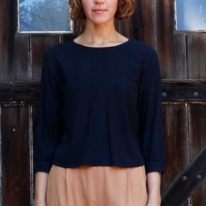 Me And Arrow Cuff Sleeve Blouse in Midnight Navy Linen